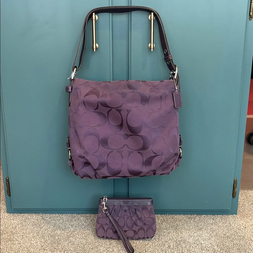 Coach purple Signature Duffle Shoulder Bag with matching wristlet F15067 - Picture 2 of 16